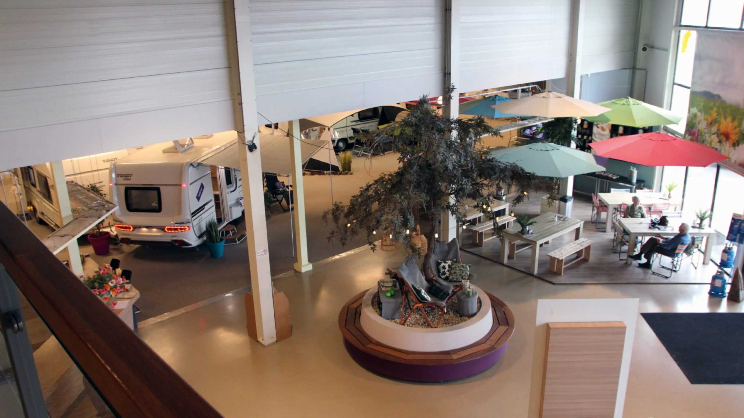 Drie grote showrooms
